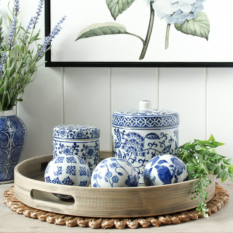 masiie-clare-Arozzo-Blue-and-White-Jar-with-Lid-Hampton-Style-interior